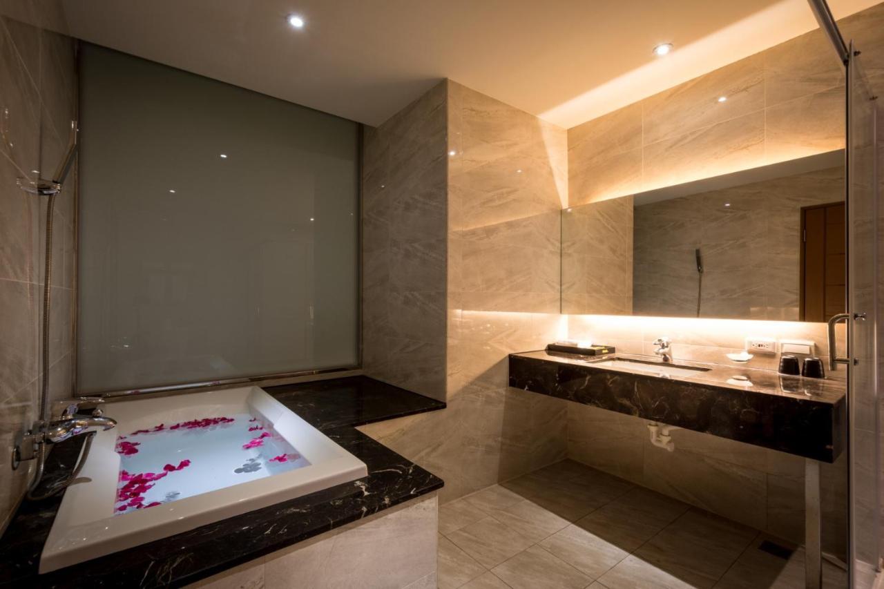 Jai Chateau Hotels & Hostels Tainan Zewnętrze zdjęcie