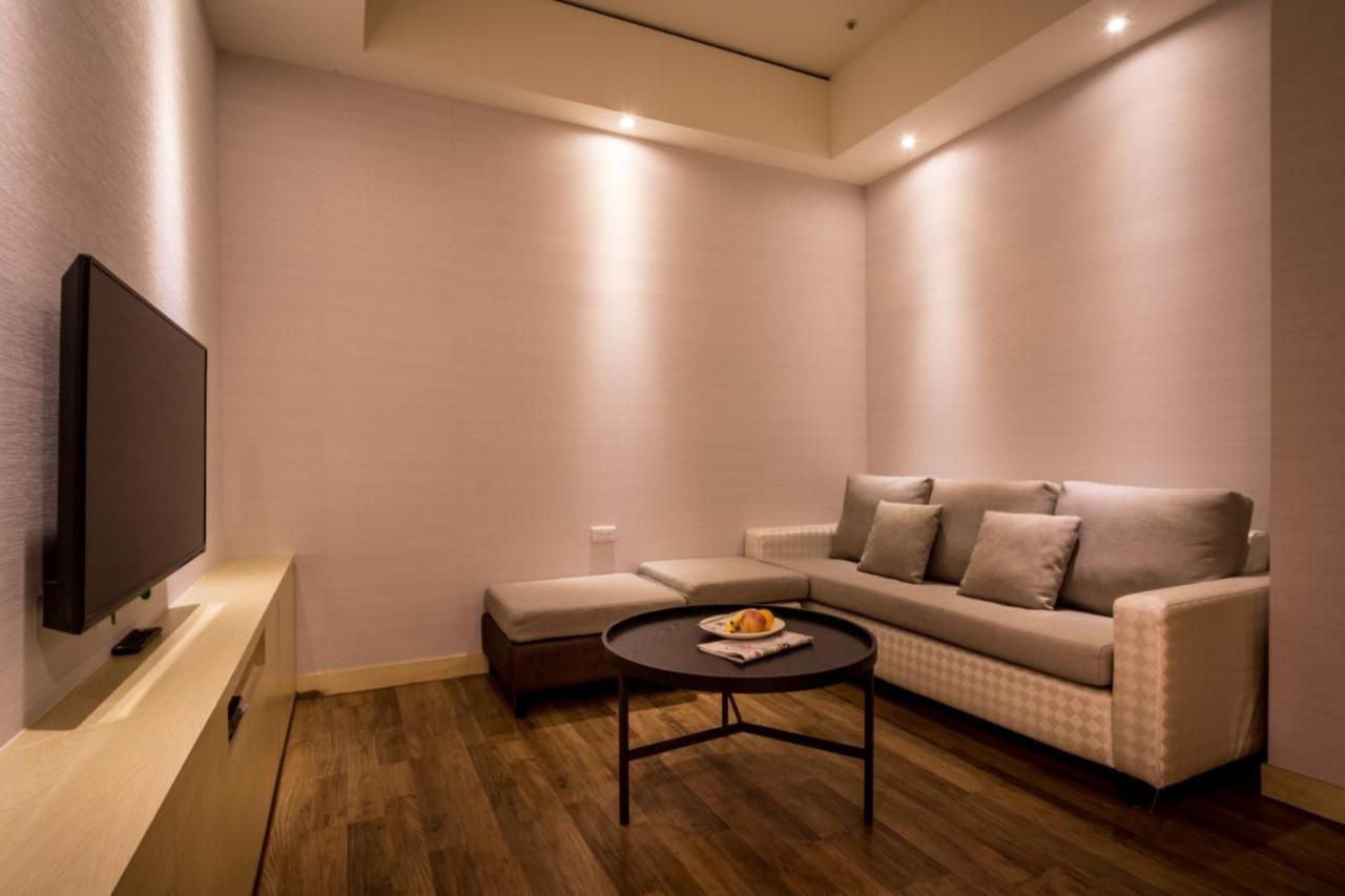 Jai Chateau Hotels & Hostels Tainan Zewnętrze zdjęcie