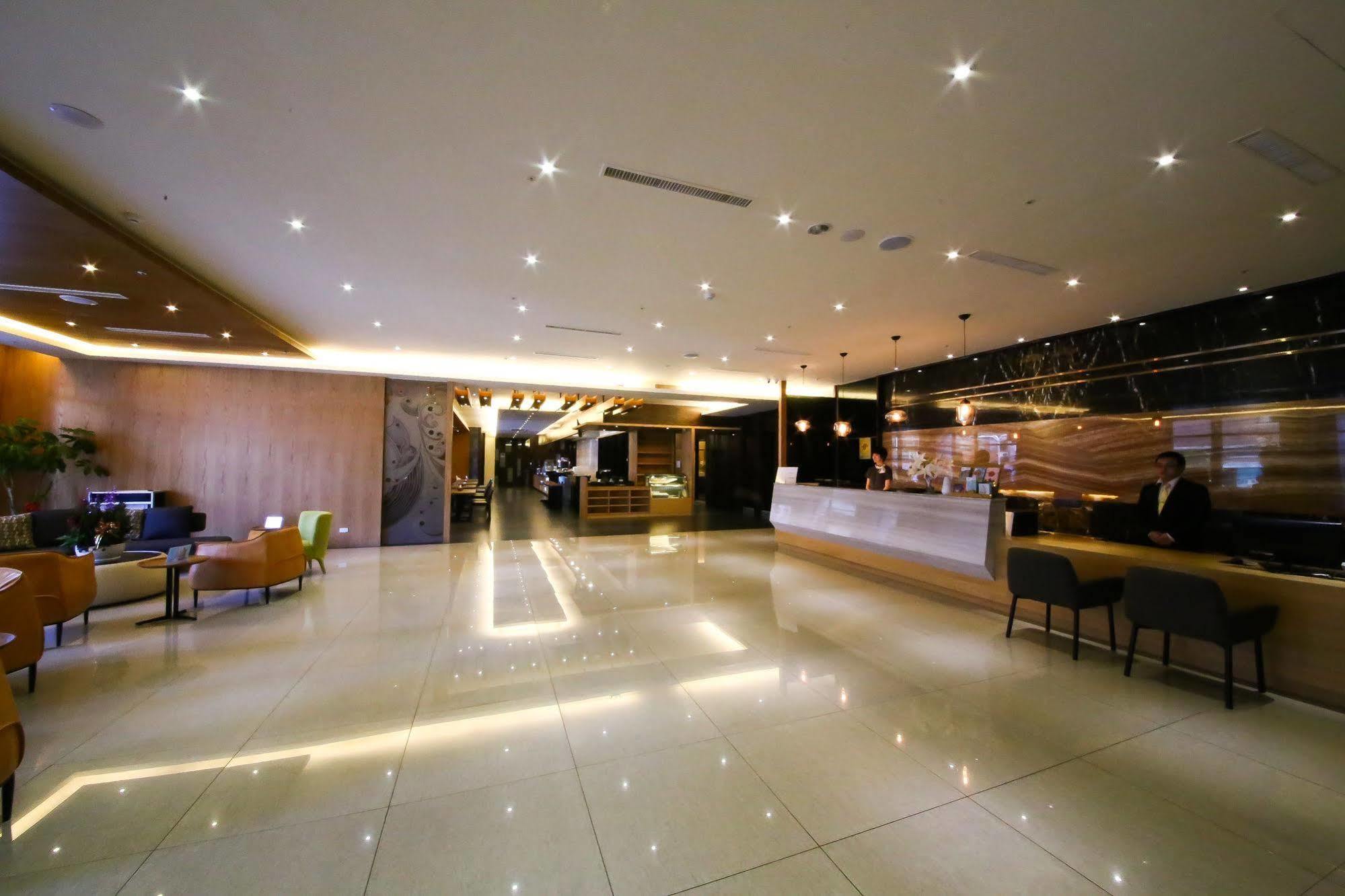 Jai Chateau Hotels & Hostels Tainan Zewnętrze zdjęcie
