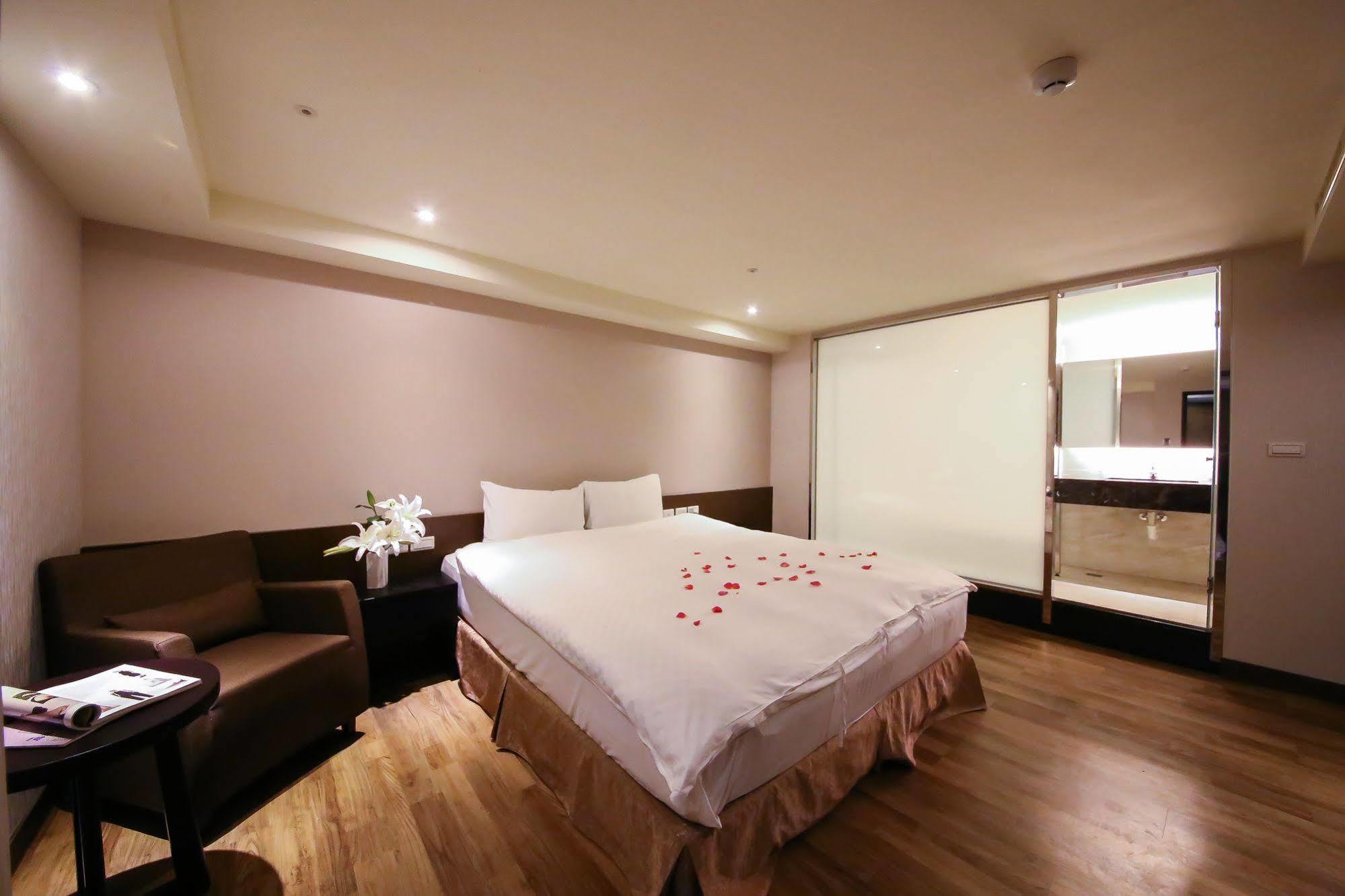 Jai Chateau Hotels & Hostels Tainan Zewnętrze zdjęcie