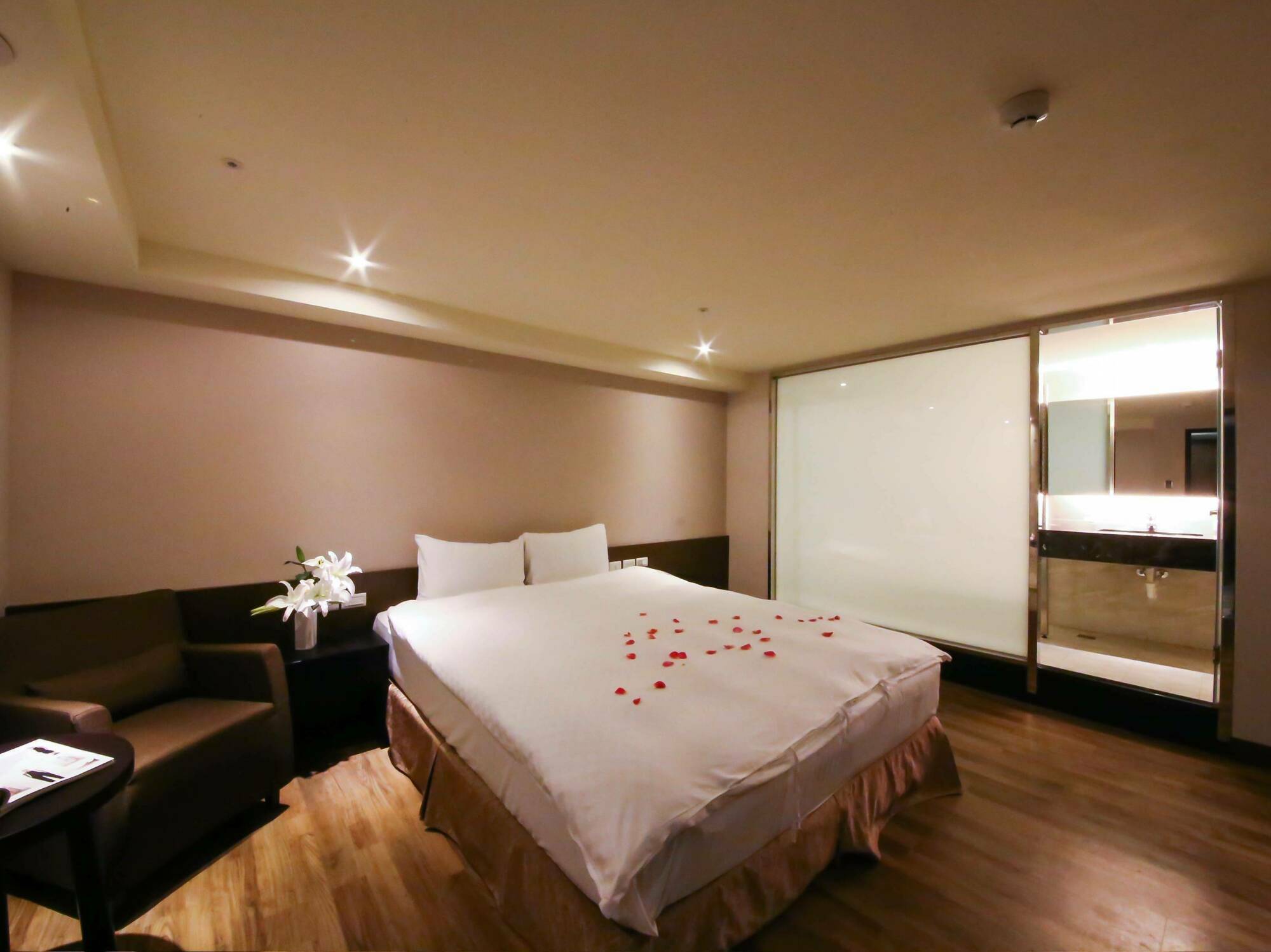 Jai Chateau Hotels & Hostels Tainan Zewnętrze zdjęcie